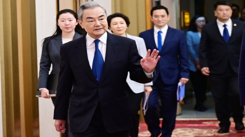 Member of the Political Bureau of the CPC Central Committee and Foreign Minister Wang Yi Meets the Press