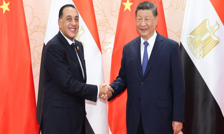 شي يلتقي رئيس الوزراء المصري