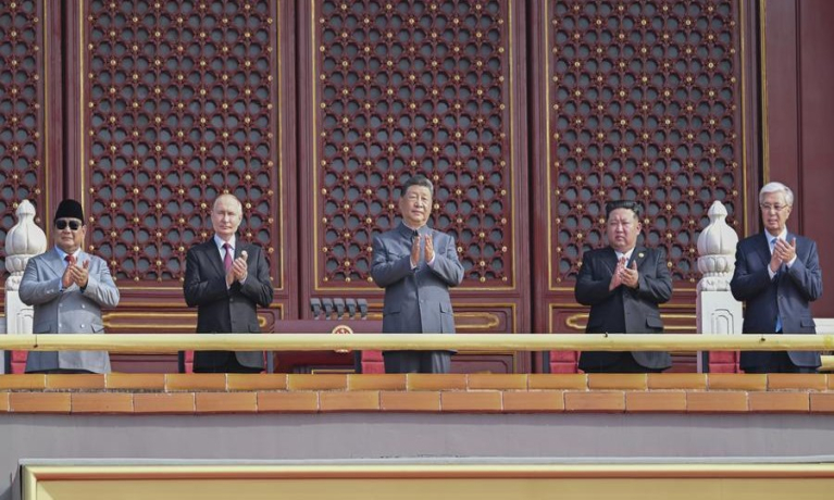 (V-Day) Xinhua Headlines: China holds massive V-Day parade, pledging peaceful development