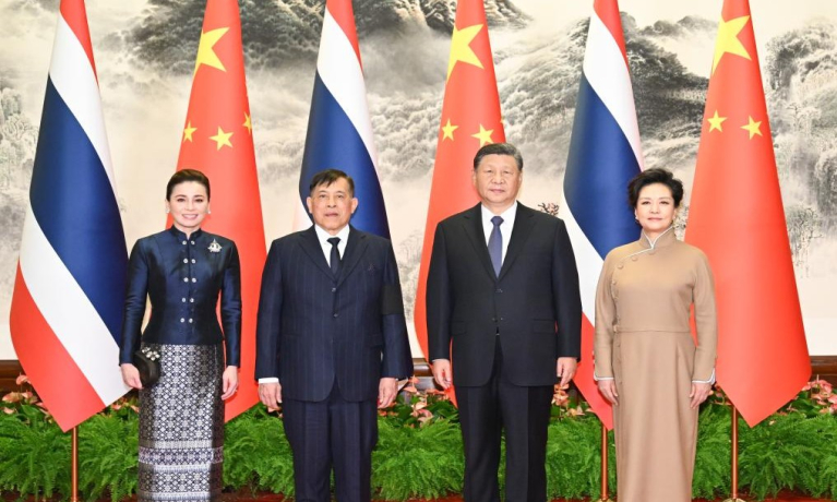 خلال لقائه ملك تايلاند: شي يدعو إلى دفع بناء مجتمع مصير مشترك بين الصين وتايلاند